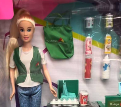 La muñeca cajera de Bodega Aurrera que se volvió viral en redes sociales