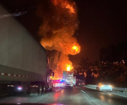 Pipa cargada de gas LP cae a barranco y provoca explosión en la México-Querétaro