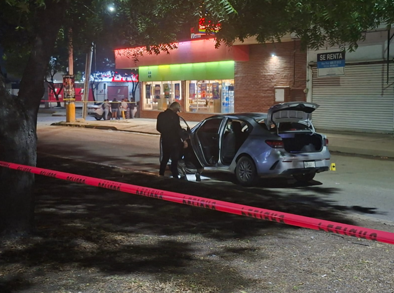 Persecución a balazos deja a dos personas heridas en la avenida Múnich, Mazatlán
