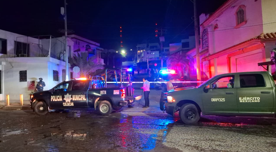 Localizan dos cuerpos en la cajuela de un vehículo incendiado en la colonia Guadalupe, Culiacán
