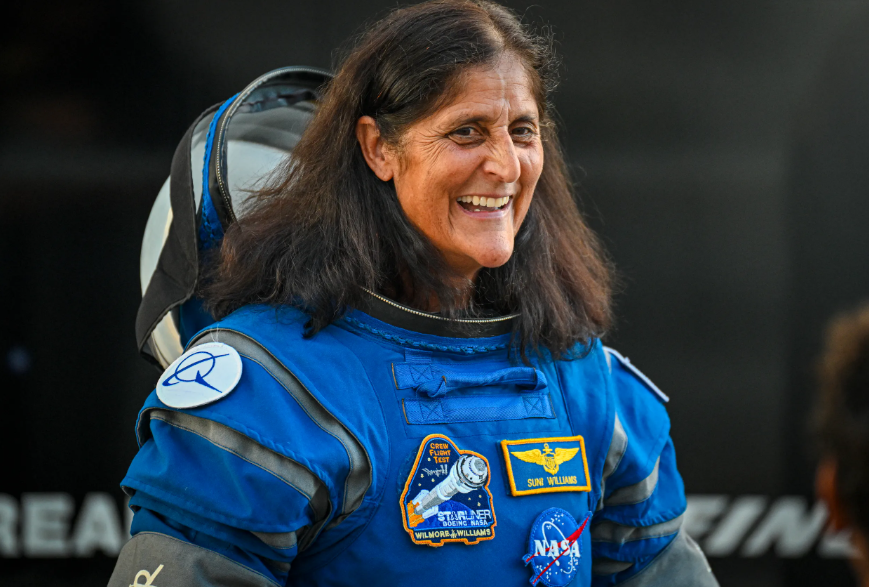 Sunita Williams se despide de la NASA tras casi tres décadas de misiones históricas
