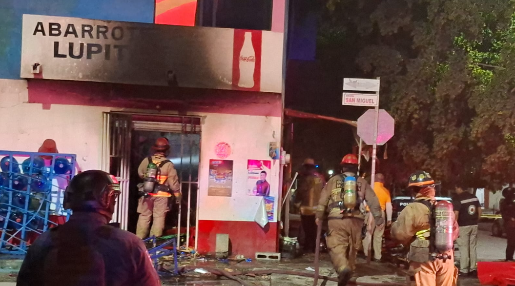 Posible acumulación de gas, la causa de explosión e incendio en negocio de Pradera Dorada V, Mazatlán