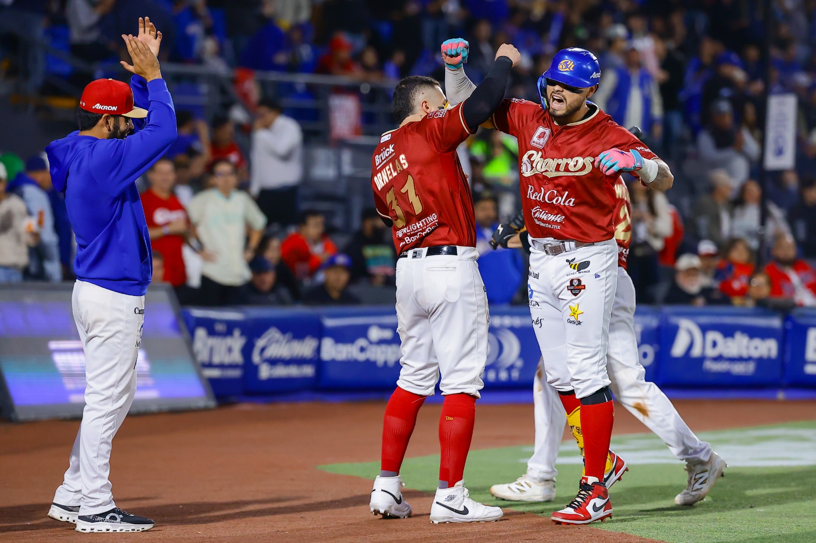 Charros pega primero en semifinales