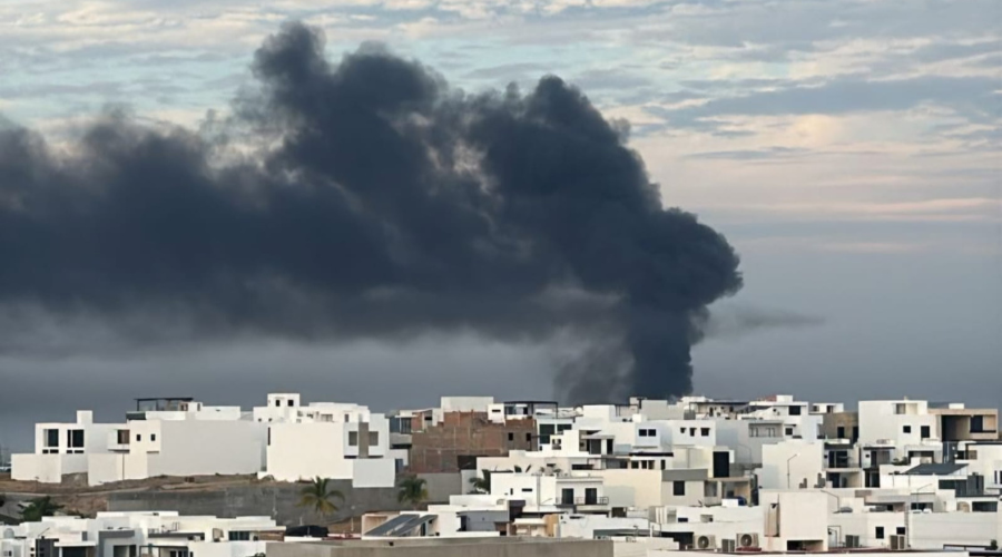Columna de humo negro