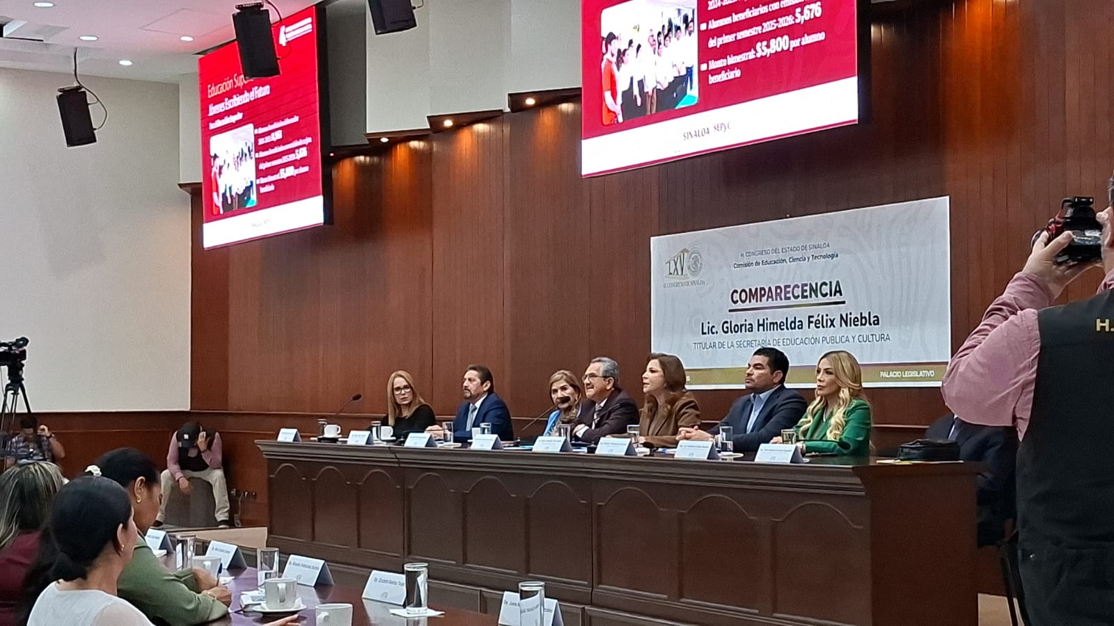 Comparecencia de Gloria Himelda Félix en Congreso de Sinaloa