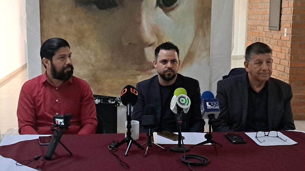Conferencia de prensa sobre exposición Rasgos Móviles en Los Mochis