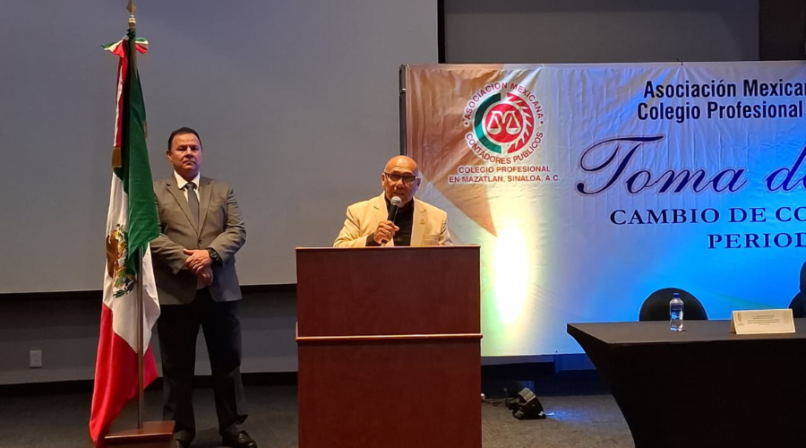 Toma protesta José Ramón Bañuelos como nuevo presidente de la Asociación Mexicana de Contadores Públicos de Mazatlán