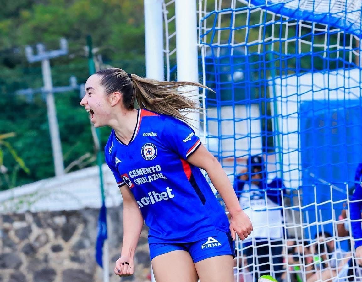 Cristina Montaño, jugadora del Cruz Azul.
