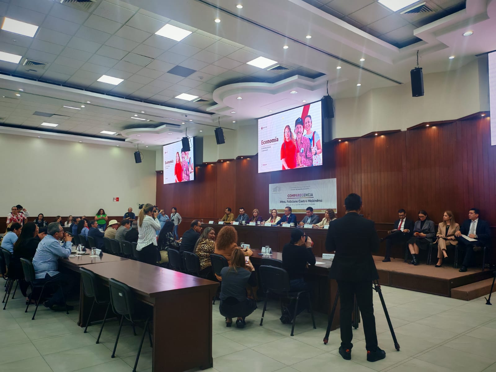 Diputados cuestionan a Feliciano Castro sobre reactivación económica