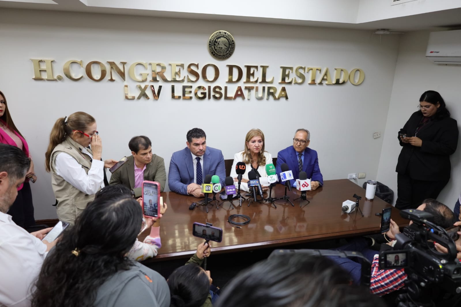 Diputados se solidarizan con Sergio Torres y Eli Montoya