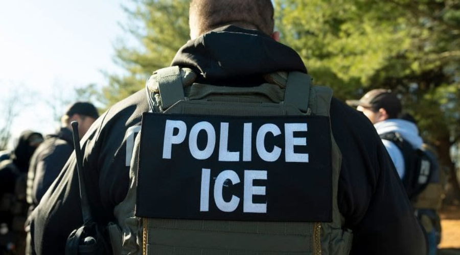 Agente del ICE.