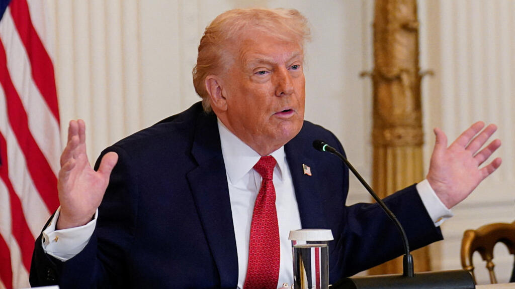 Trump amenaza con imponer aranceles a países que no respalden su plan para tomar Groenlandia