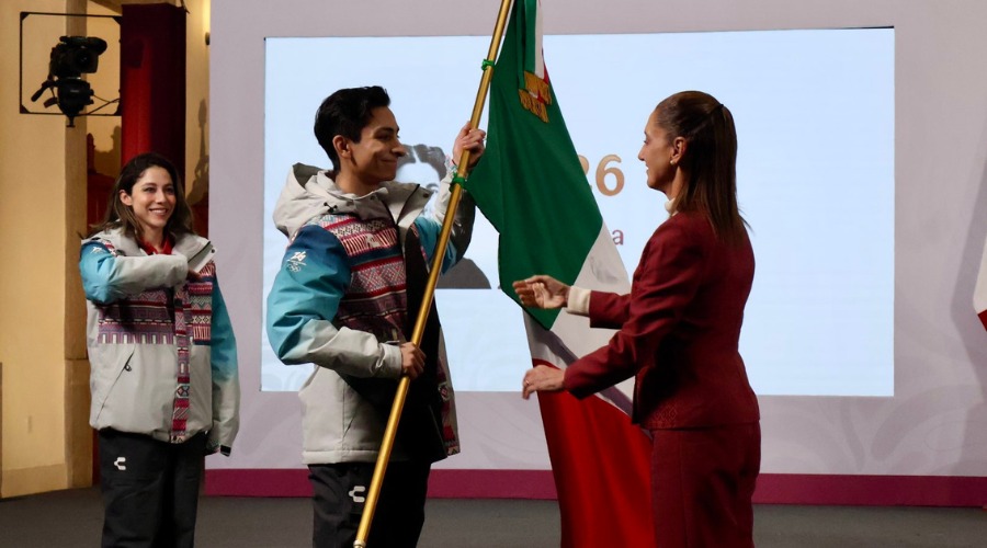 Dónovan Carrillo y Claudia Sheinbaum encabezan abanderamiento rumbo a Juegos Olímpicos de Invierno