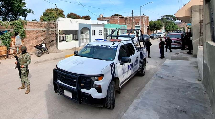 Elementos de la Policía Municipal y el Ejército Mexicano en Mazatlán