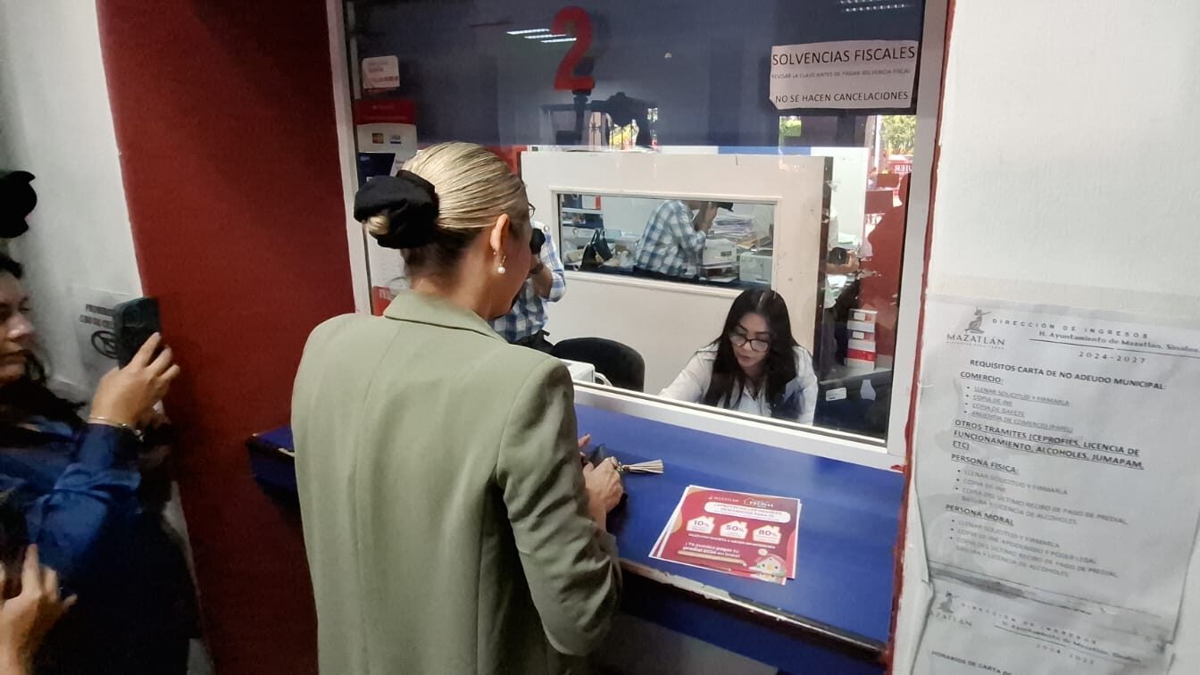 Estrella Palacios realiza pago de predial en Mazatlán