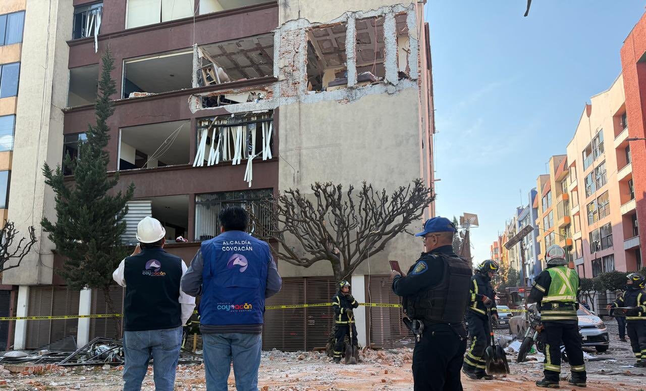 VIDEO: Explosión en departamento de Taxqueña, CDMX, deja 9 lesionados y numerosos daños materiales