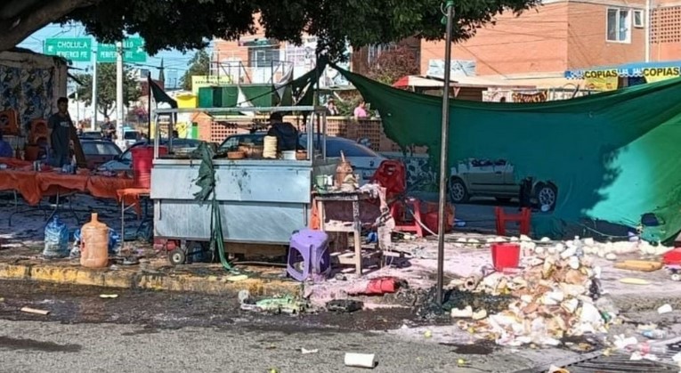 Explota tanque de gas en puesto de comida de Puebla; reportan al menos 17 heridos