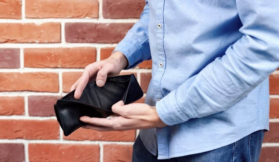 Falta de dinero en efectivo