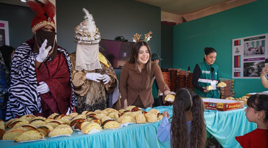 Familias culiacanenses celebran Día de Reyes Magos en la Verbena.