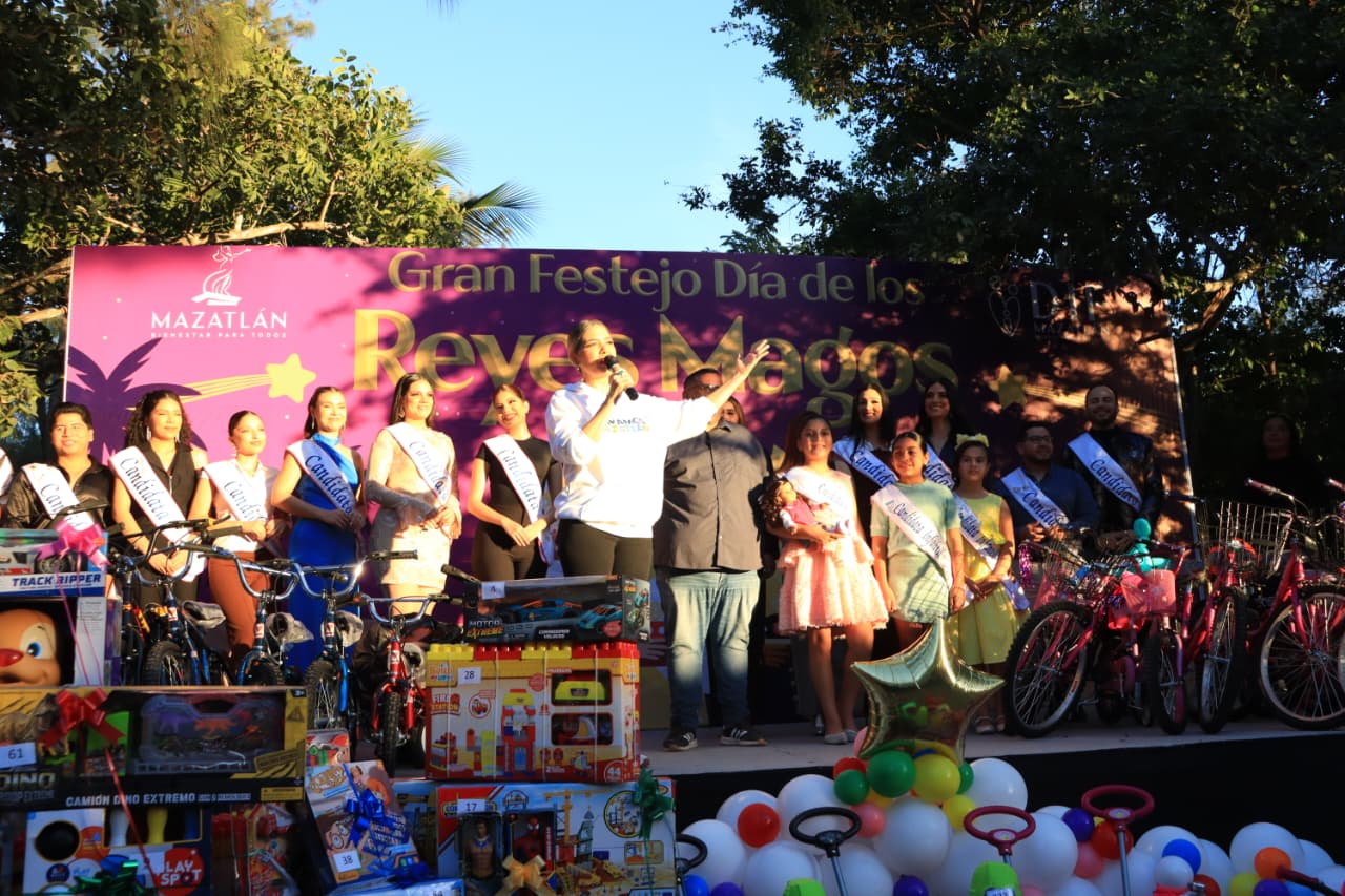 Familias mazatlecas se reunen para celebrar a Reyes Magos