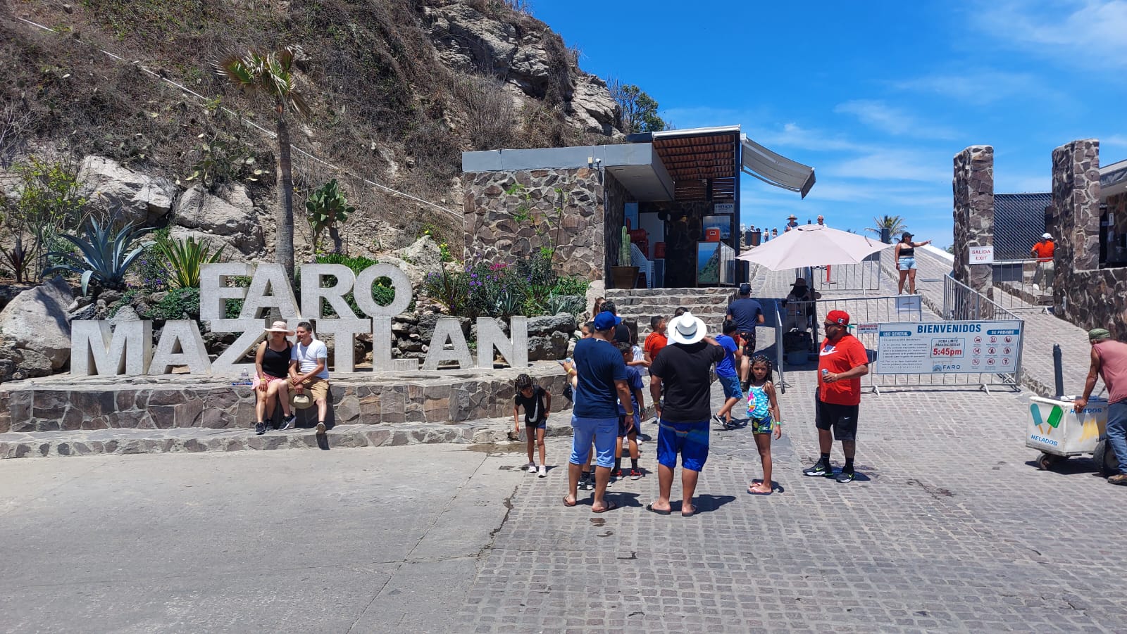 Entrada al Faro Mazatlán.