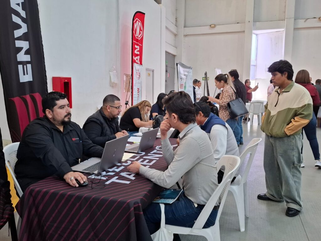 Feria del empleo en Mazatlán