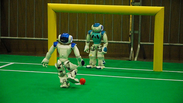 Robots diseñados para jugar futbol.