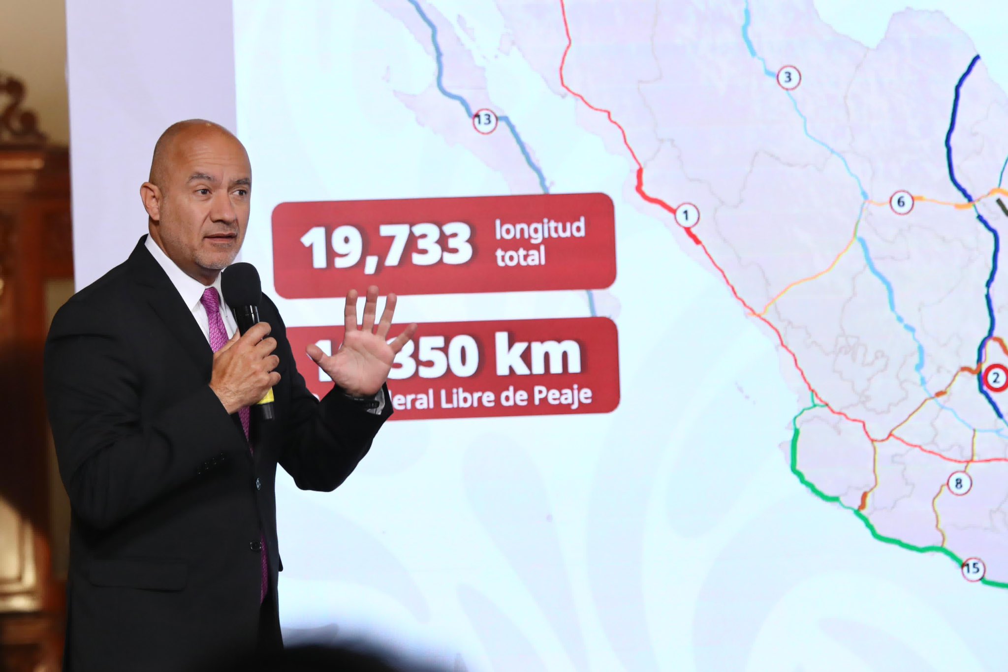 Jesús Esteva Medina, secretario de Comunicaciones y Transportes de México