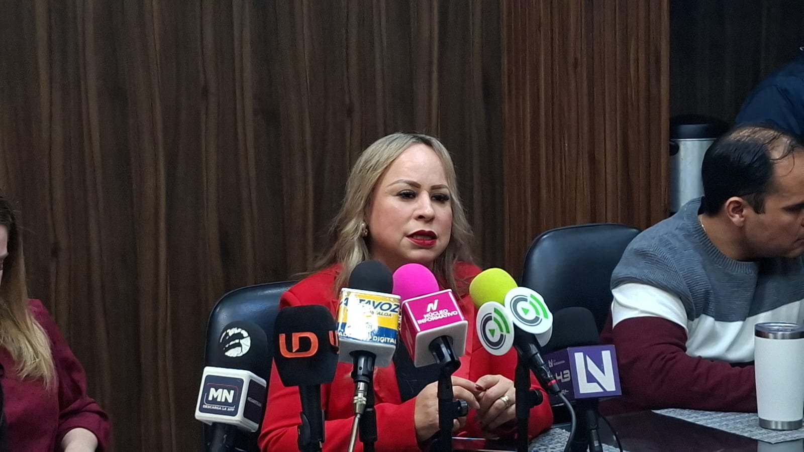 Dulce Ruiz Castro en conferencia de prensa
