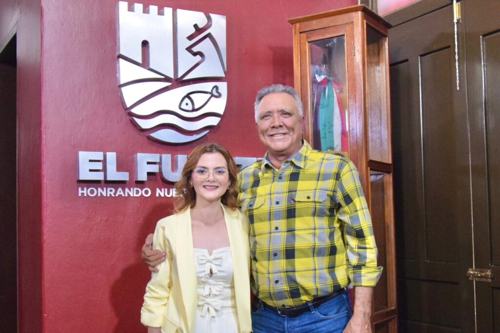 Gildardo Leyva toma protesta a María Sañudo Valenzuela como regidora sustituta