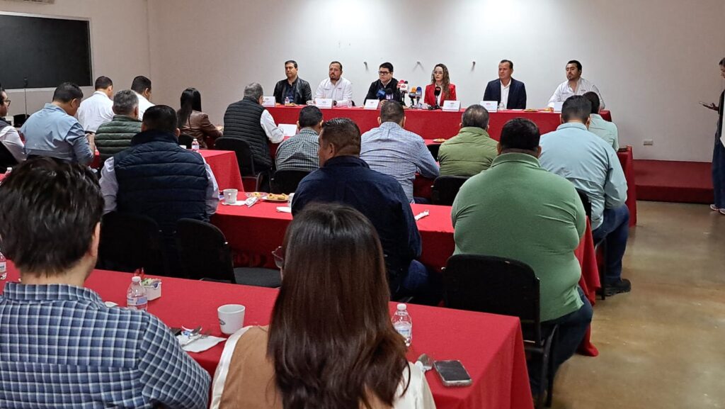 Reunión con integrantes de la Cámara Mexicana de la Industria de la Construcción