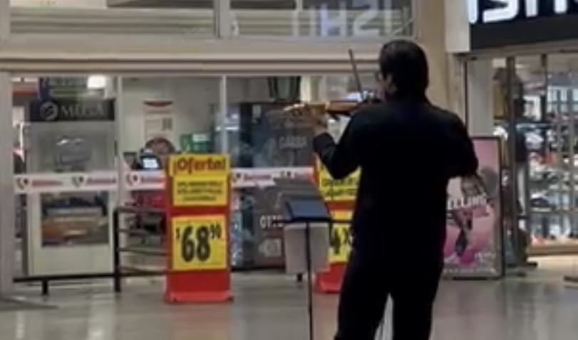 Joven con violín