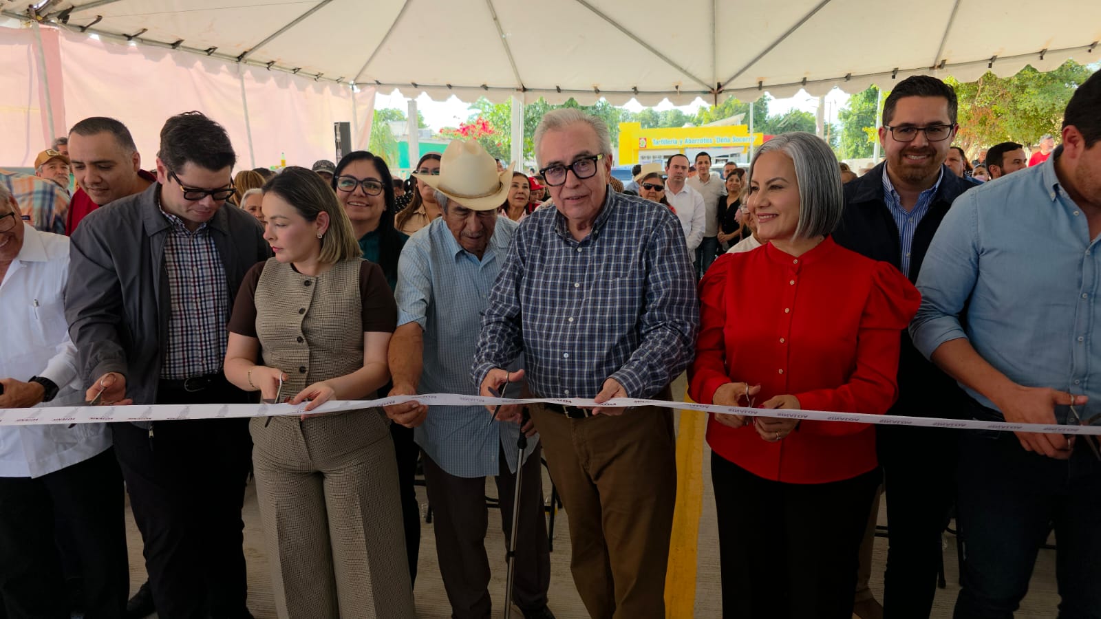 Rocha Moya inaugura pavimento en Tamazula Segundo en Salvador Alvarado