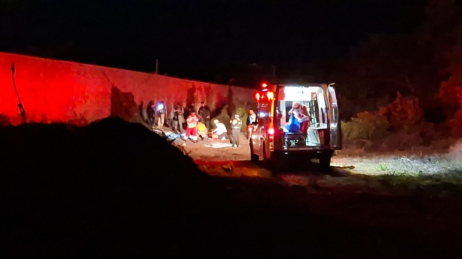 Unidad de la Cruz Roja Mexicana en un incendio en Mazatlán