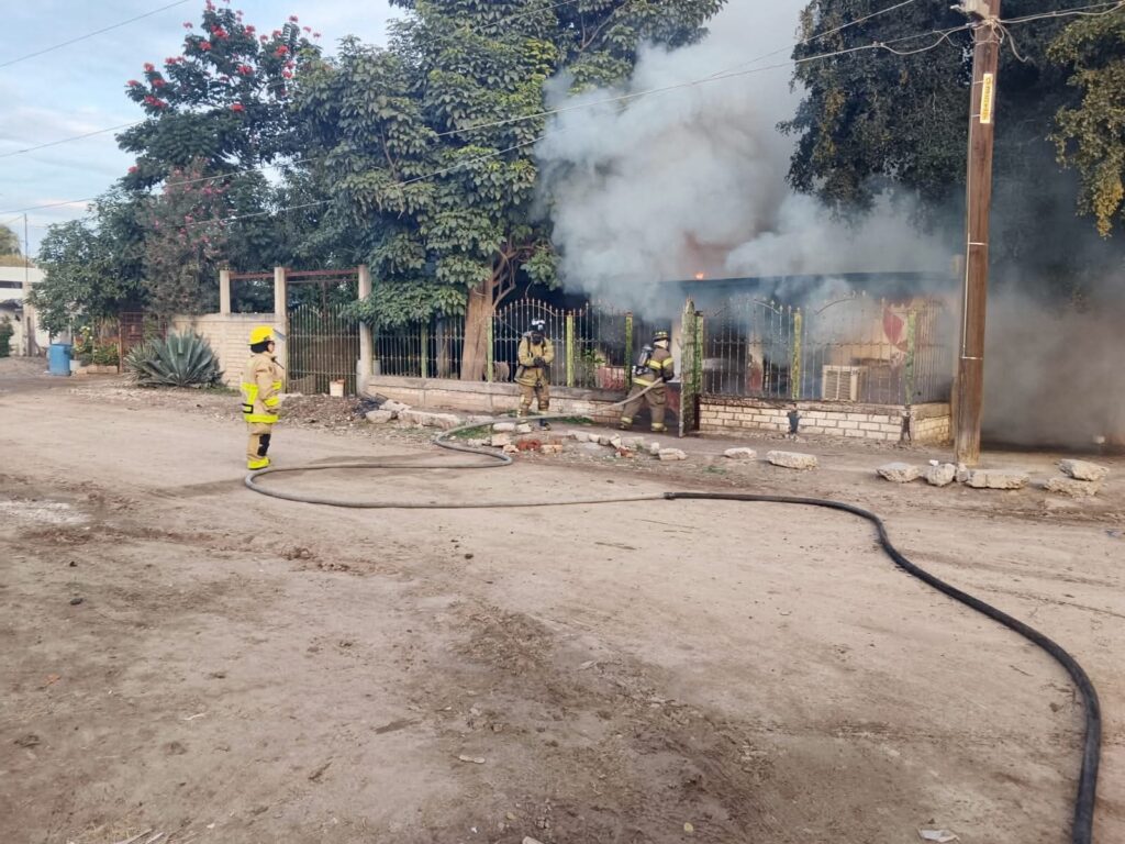Casa con mucho humo