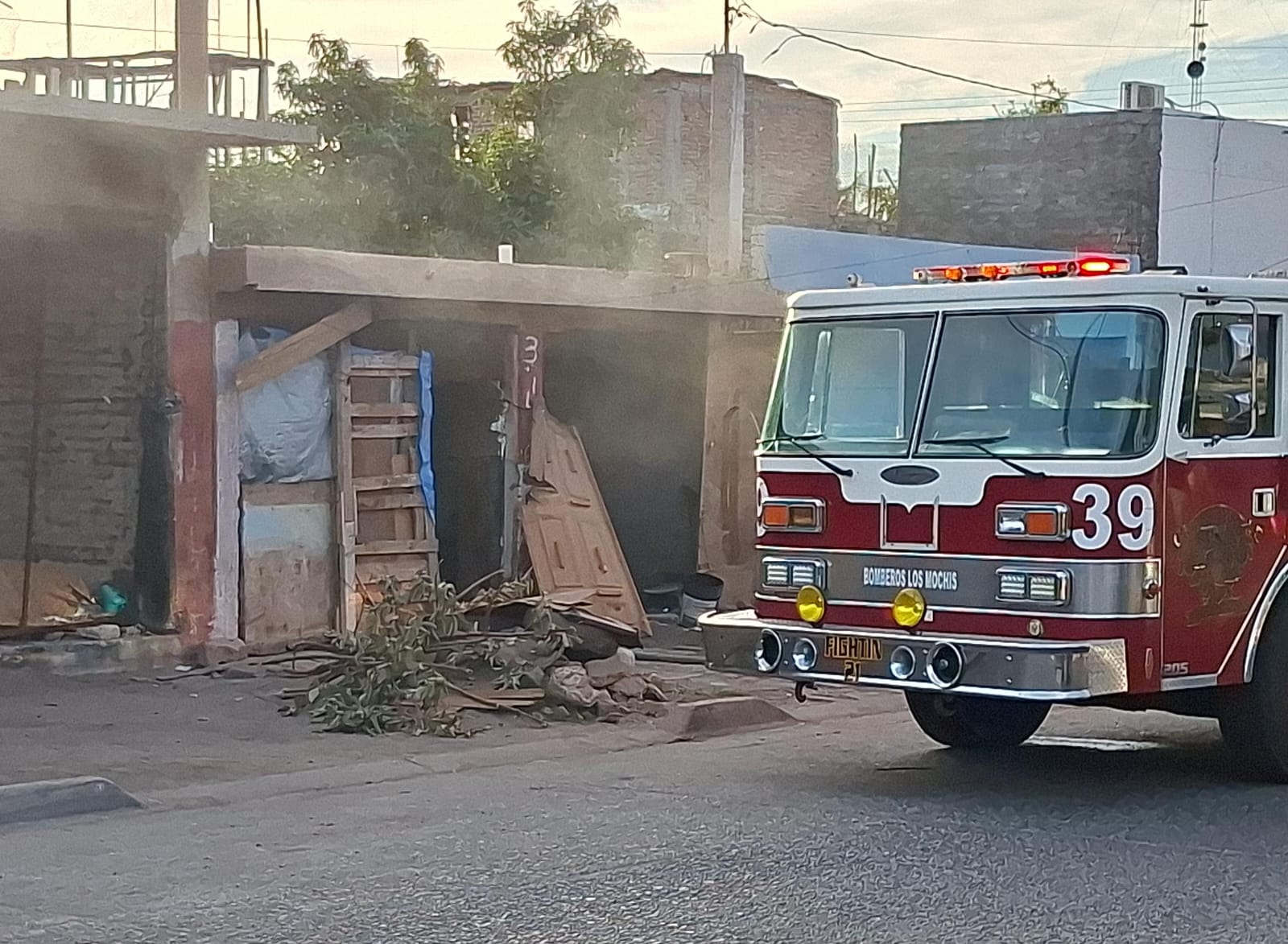 Incendio en domicilio al norte de Los Mochis
