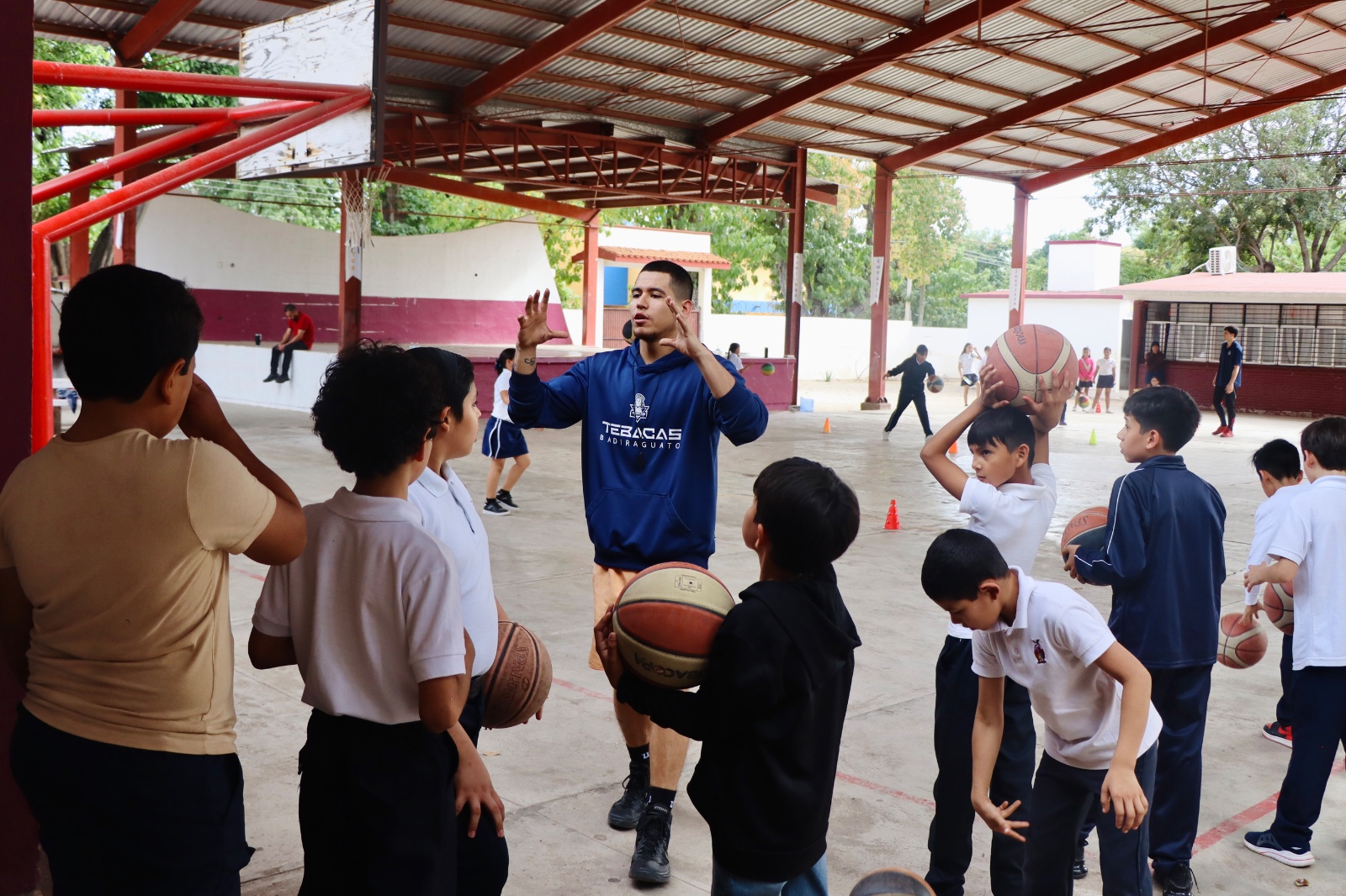 Programa “Básquetbol en tu escuela”, en Badiraguato