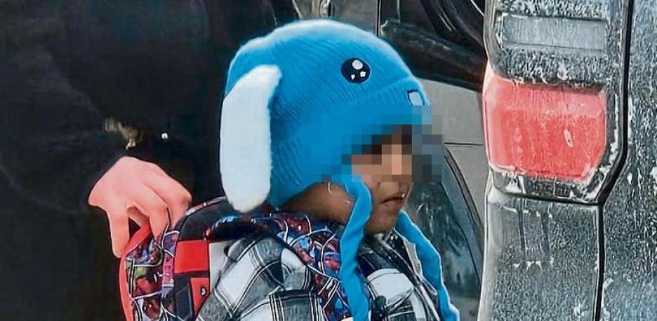 Agentes del ICE detienen a un niño de 5 años en Minnesotta, EU; 