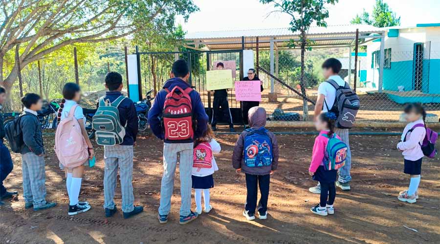 Maestros de Conafe laboran con sueldos menores al mínimo