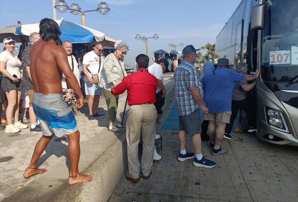Turistas navieros en Mazatlán