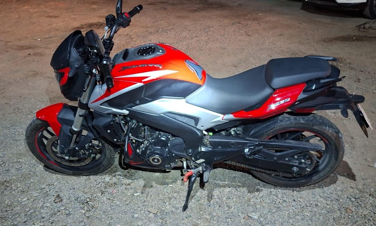 Motocicleta de la línea Pulsar recuperada en Mazatlán.