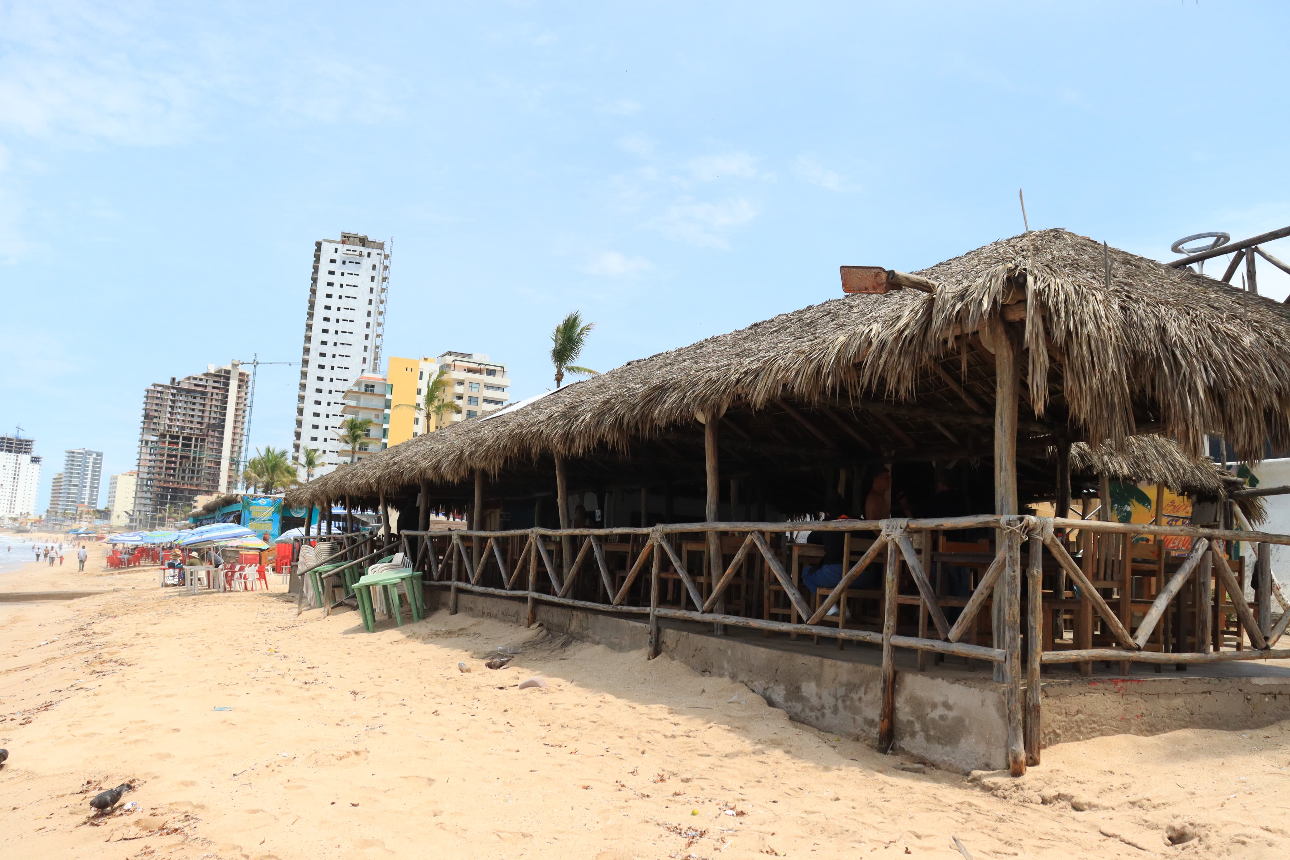PT considera que sanciones de Semarnat no deben esperar a que concluyan palapas en playa