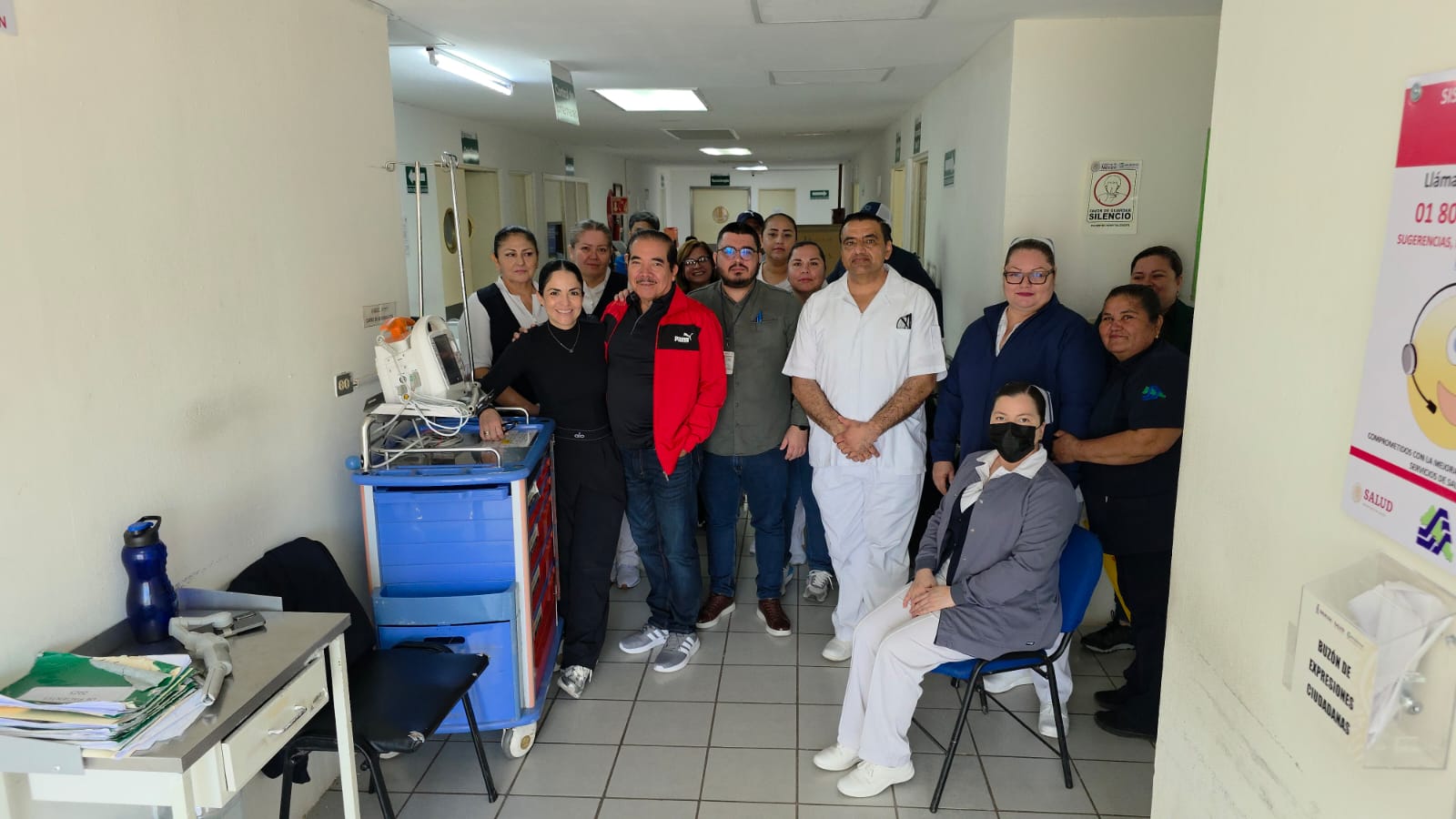 Médicos, enfermeras y personal administrativo del IMSS-Bienestar en Angostura.