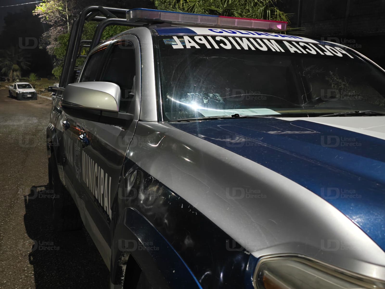 Unidad policiaca en una calle