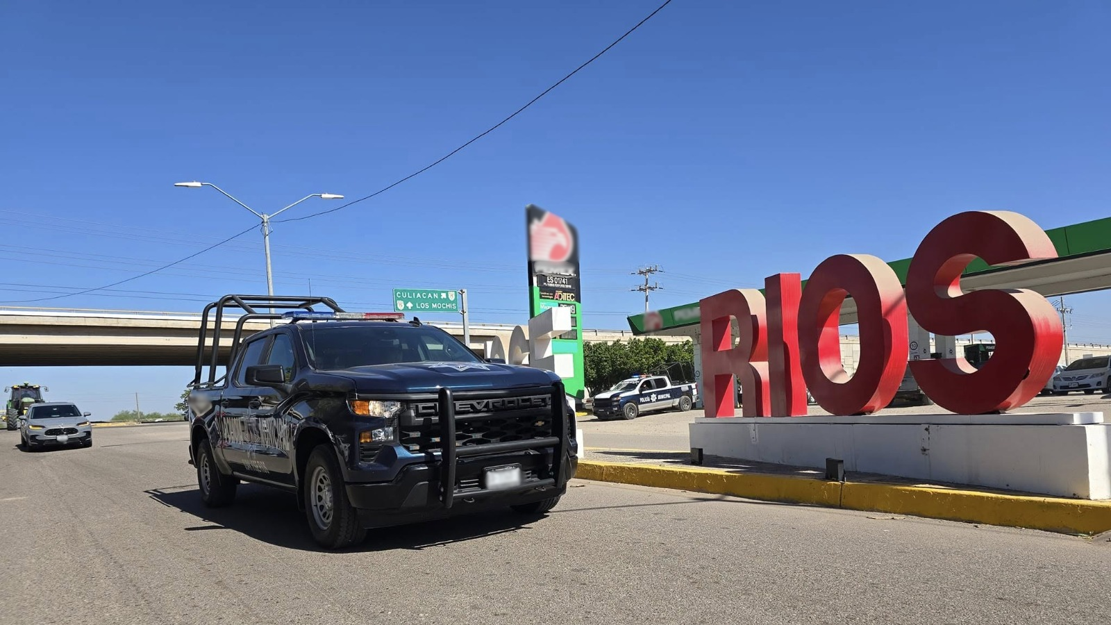Detienen a dos hombres por entrar sin permiso a un cárcamo