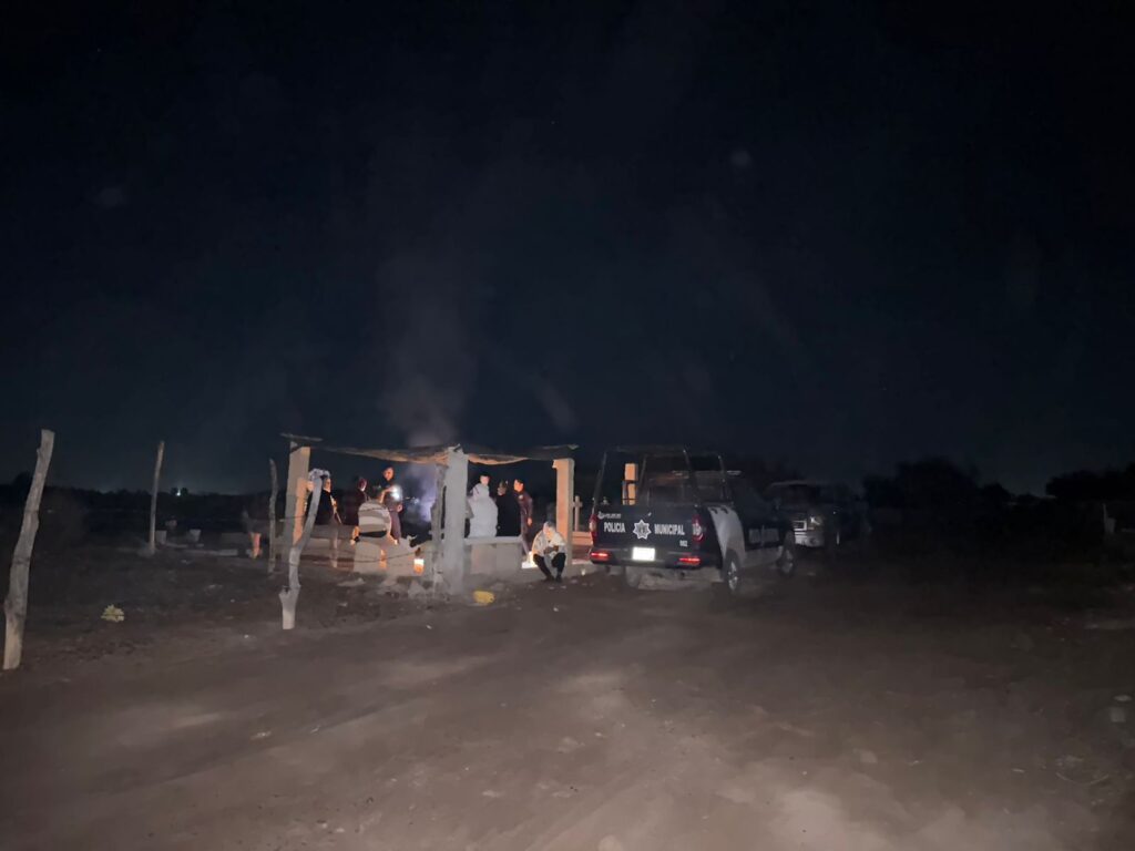Lugar con restos humanos junto a unida de la policía 