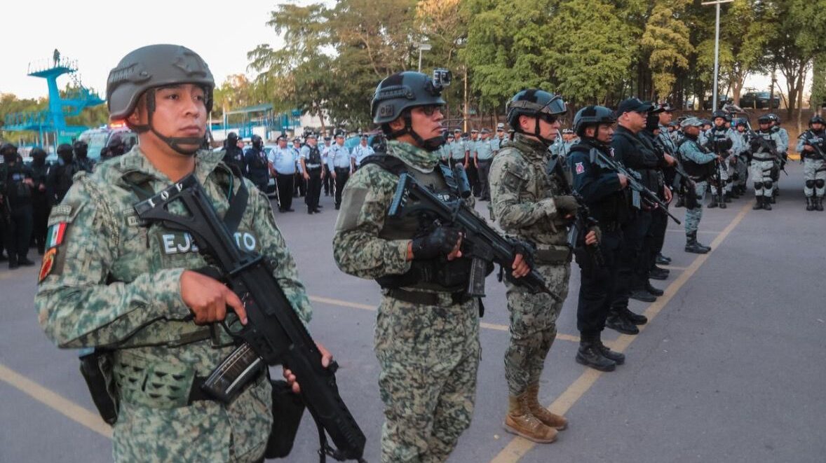 Elementos militares y de seguridad en Culiacán