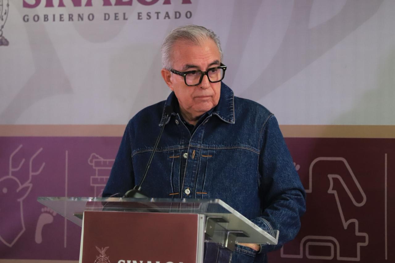 Rubén Rocha Moya durante la semanera