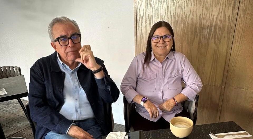 Rocha Moya junto a Imelda Castro