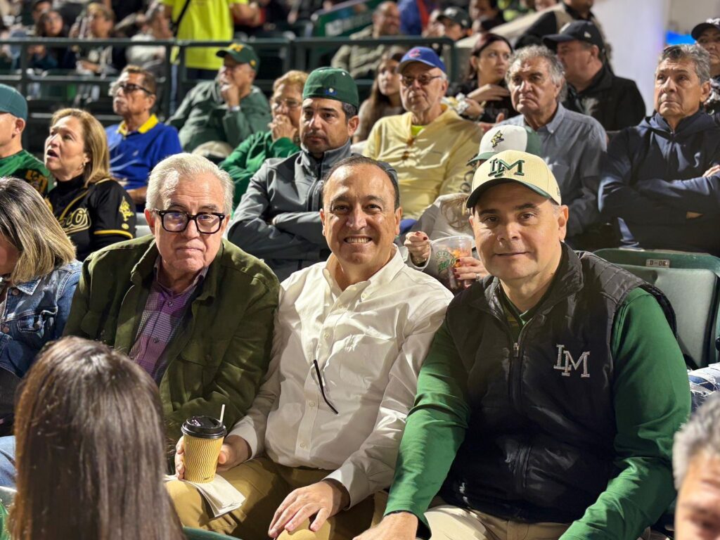 Gobernador de Sinaloa, Rubén Rocha Moya, alcalde de Ahome, Antonio Menéndez y presidente ejecutivo del club Cañeros de Los Mochis, Joaquín Vega Inzunza